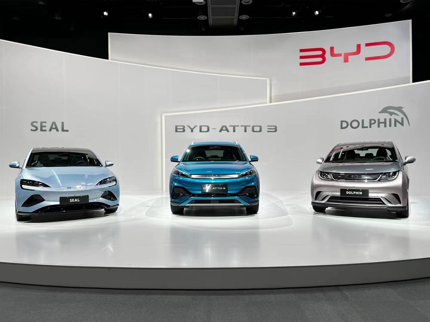 Der chinesische Autohersteller BYD bringt drei Elektroautos auf den ungarischen Markt