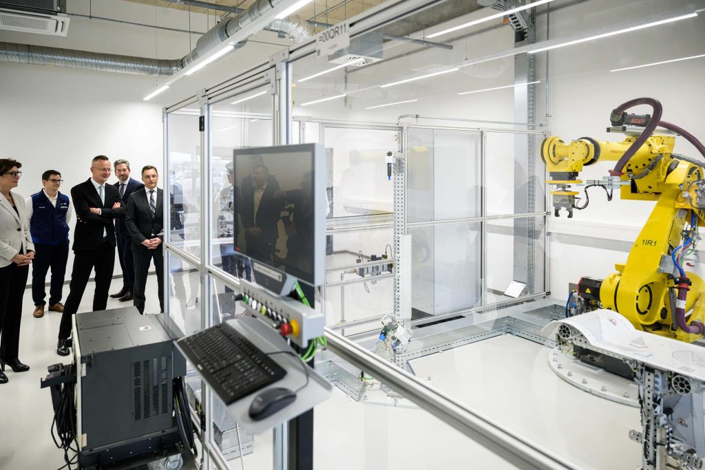 Neues BMW-Ausbildungszentrum: Deutsche Spitzentechnologie trifft ungarische Zuverlässigkeit post's picture