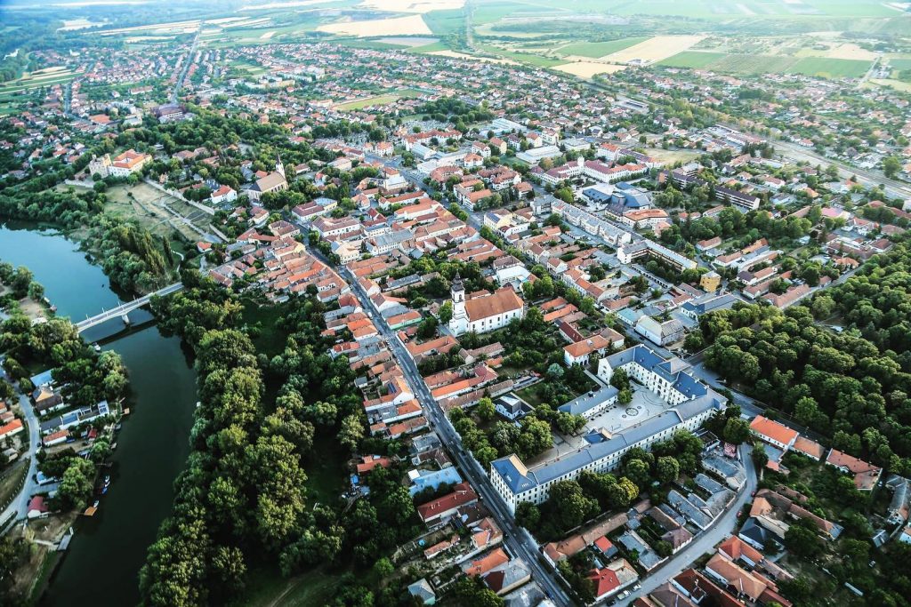 So entwickeln sich die Immobilienpreise in den sechs Weinregionen Ungarns post's picture