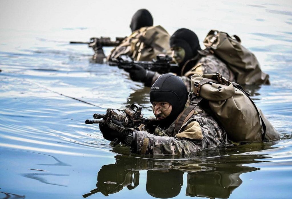 NATO-Soldaten treffen im Land ein post's picture