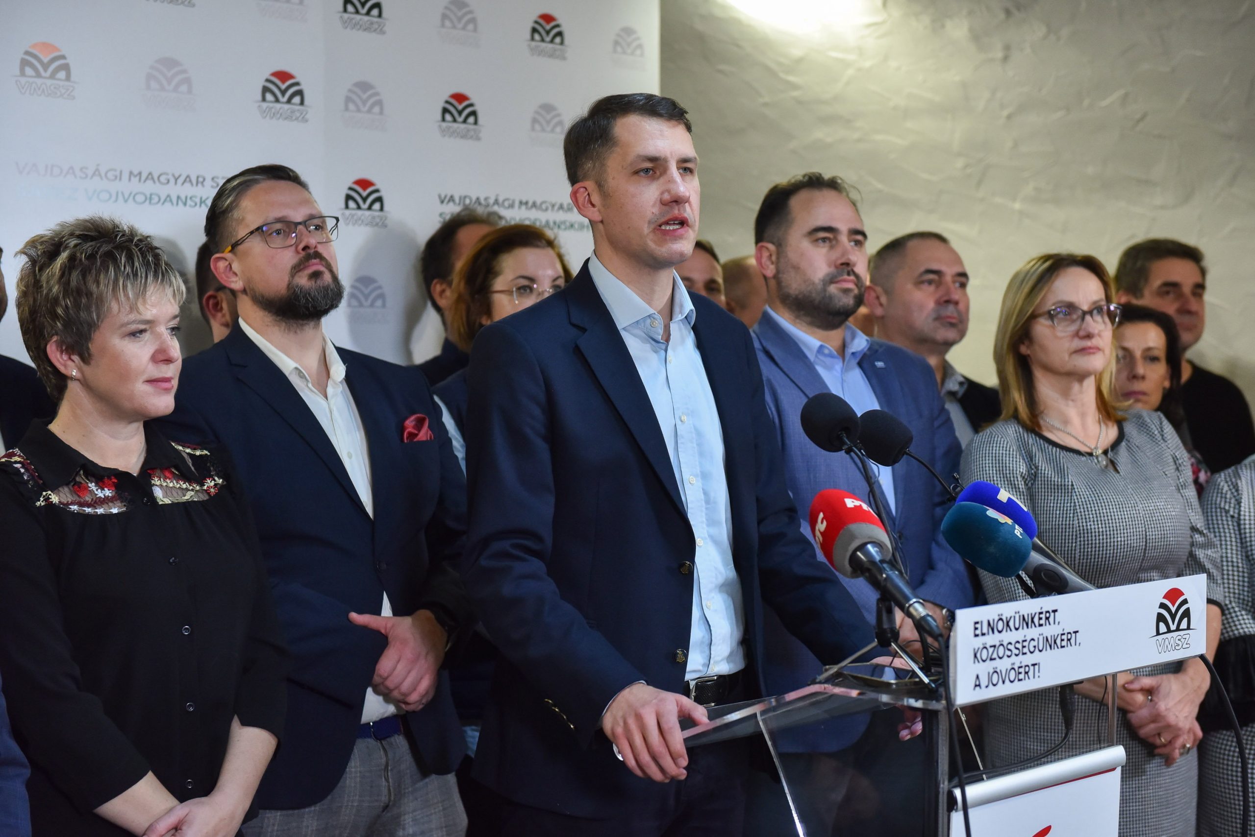 Ungarn in Serbien erreichen ihre Wahlziele