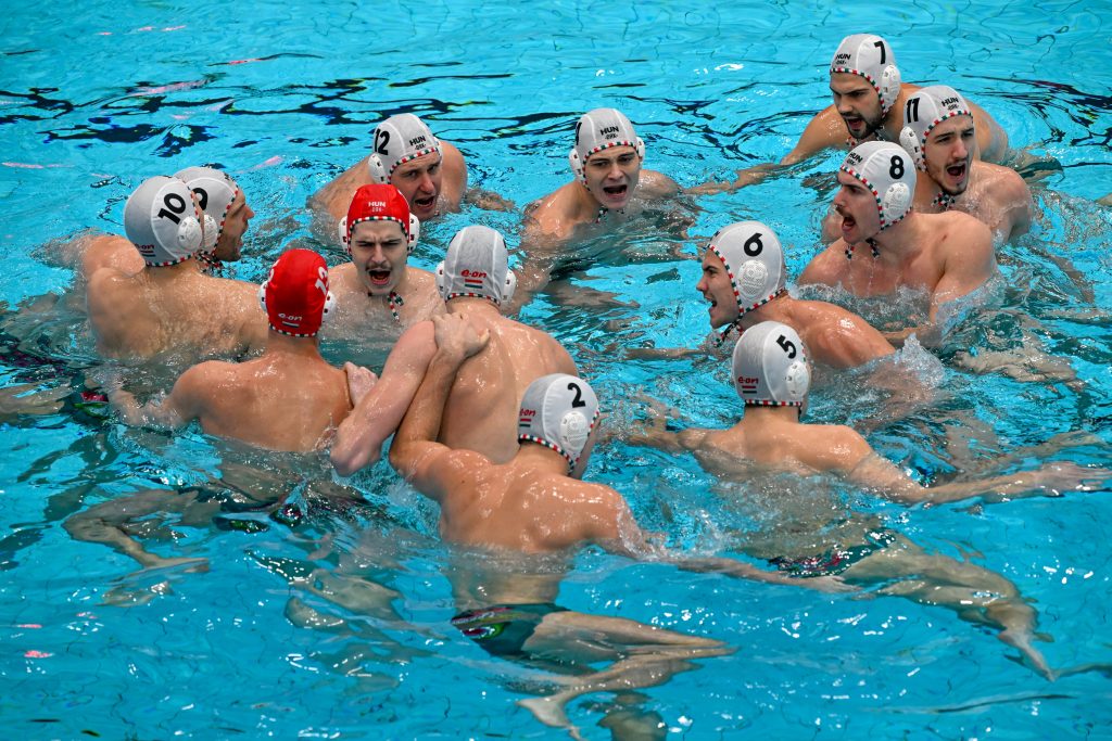 Wasserballer nach einem unglaublichen Triumph Gruppenerster bei der Europameisterschaft post's picture