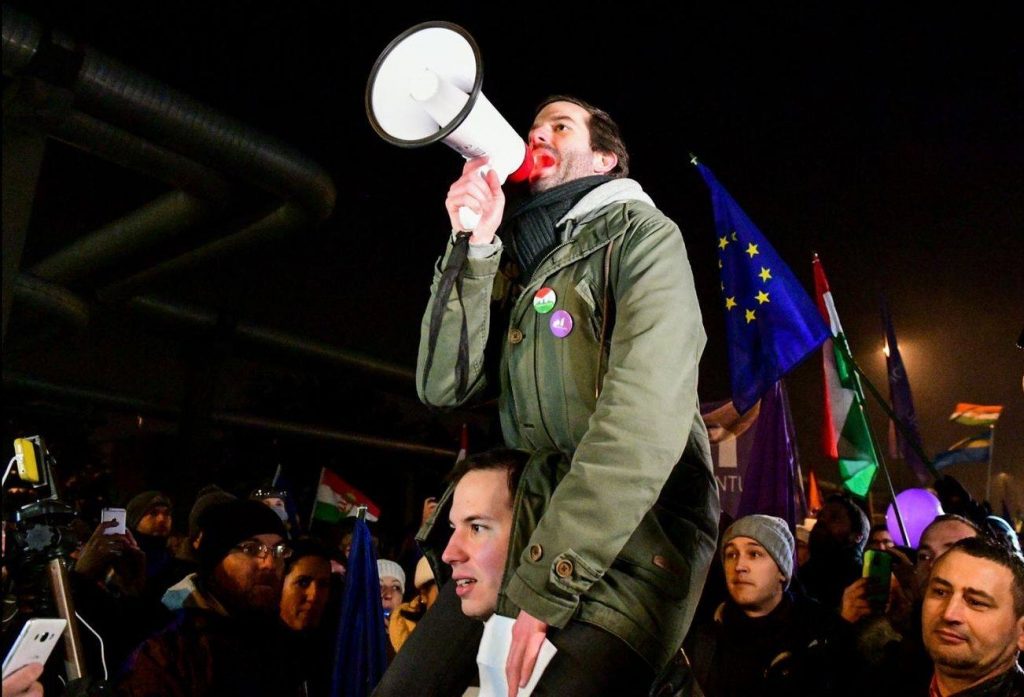 Verurteilter Spitzenpolitiker der ungarischen Progressiven weigert sich zurückzutreten