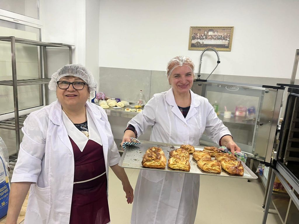 Ungarisches Generalkonsulat finanziert Bäckerei für Bedürftige in der Westukraine post's picture