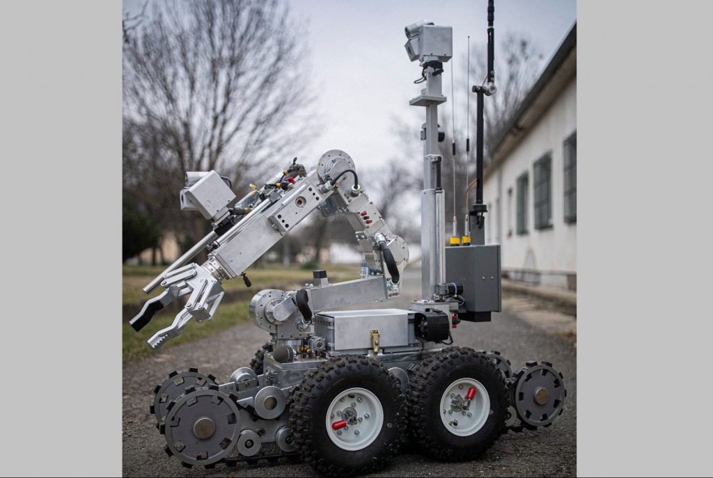 Neuer Roboter hilft Bombenentschärfern bei den Streitkräften post's picture