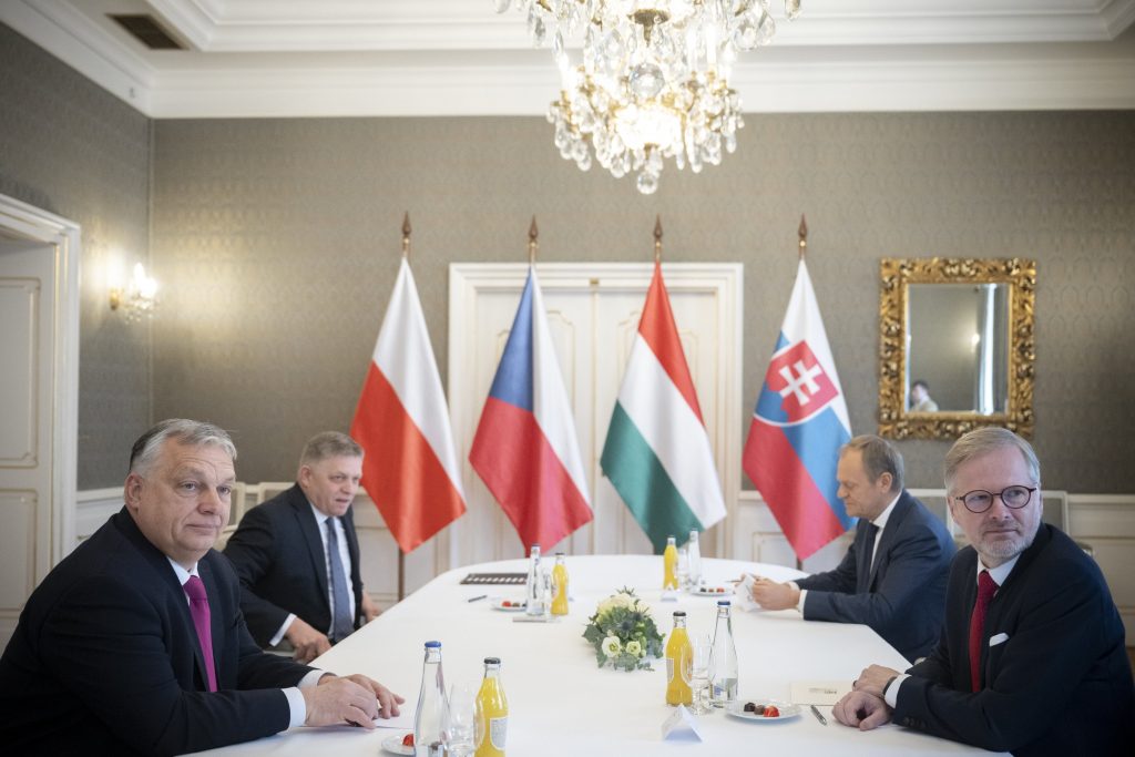 Aus dem Prager V4-Gipfel könnte ein V2+2-Treffen werden post's picture