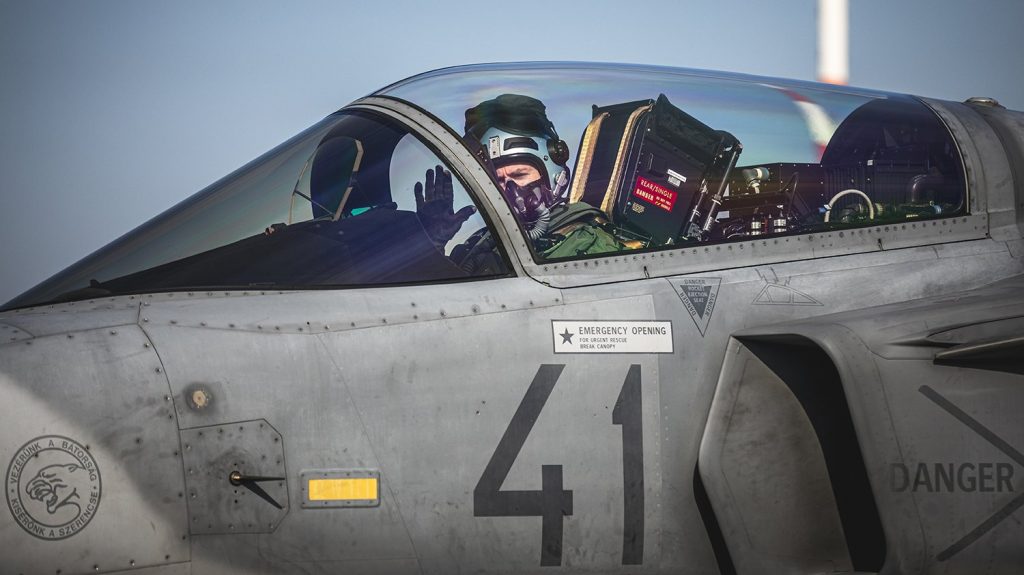 Erhebliche Gehaltserhöhung für Piloten und Techniker der Luftwaffe post's picture