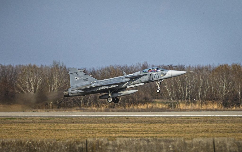 Beeindruckendes Flugtraining mit Gripen-Kampfjets post's picture