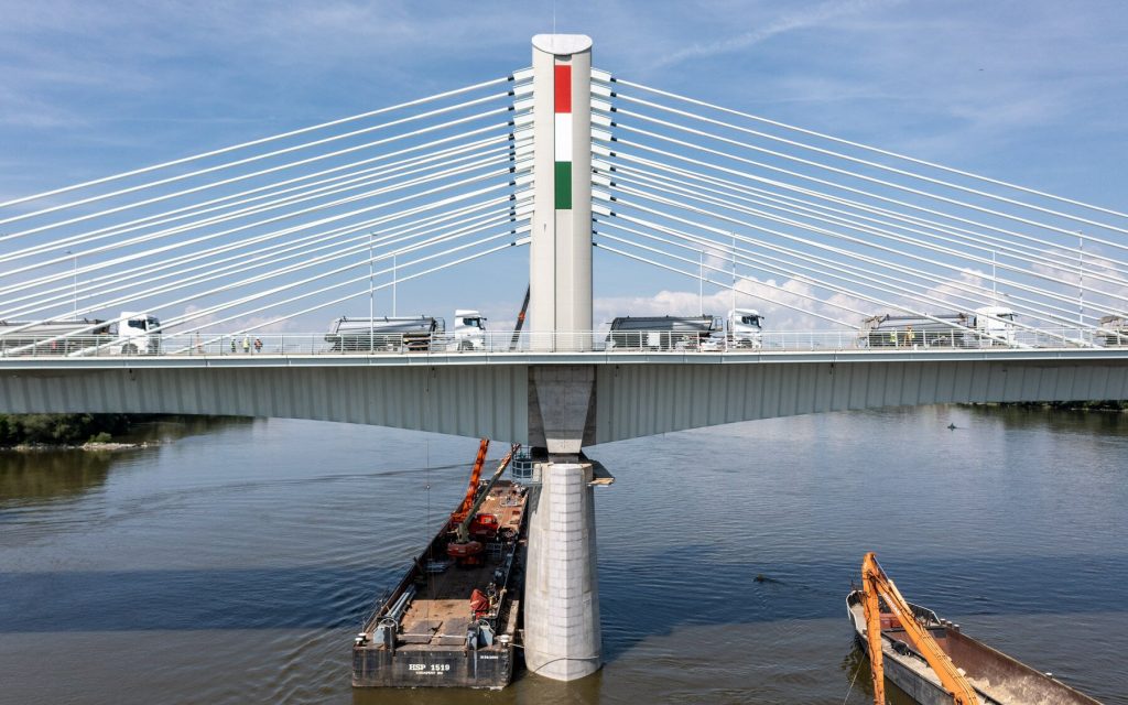 Zwei neue Brückeneröffnungen am Horizont post's picture