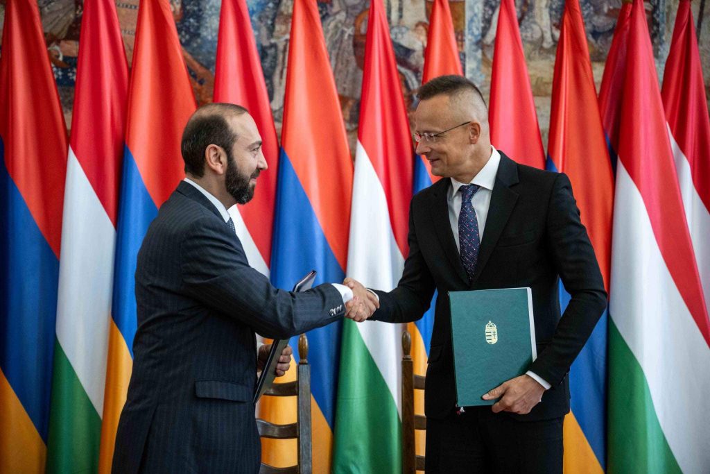 Armenien und Ungarn haben wieder diplomatische Beziehungen auf Botschaftsebene