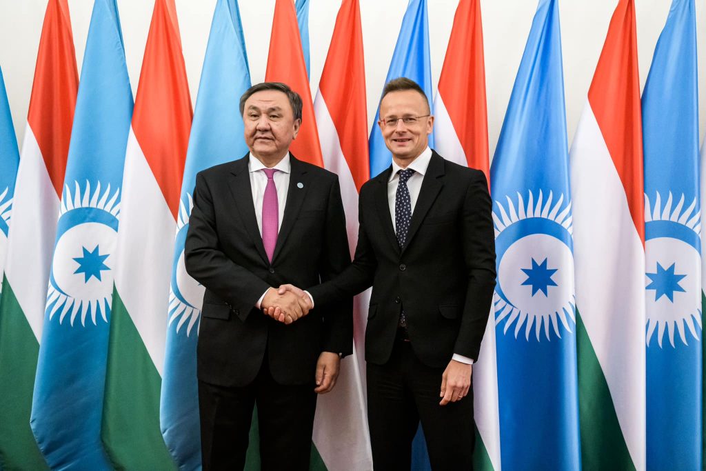 Ungarn tritt dem Investitionsfonds der Turkstaaten bei post's picture