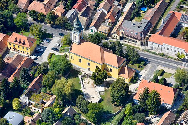 Donauschwäbische Gemeinde bekommt neues Schulgebäude
