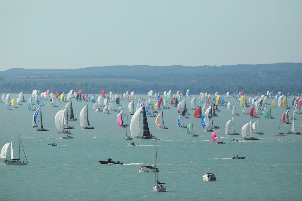 Mehr als 500 Boote zur Regatta Blaues Band auf dem Balaton erwartet post's picture