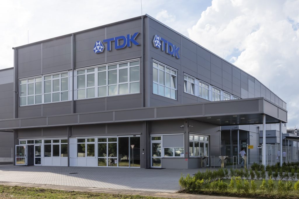 Produktion von elektronischen Komponenten für Smart Cars bei TDK Szombathely in Sicht post's picture