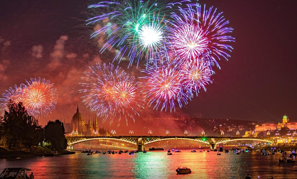 Der Nationalfeiertag im August wird mit einem Feuerwerk der Superlative begangen