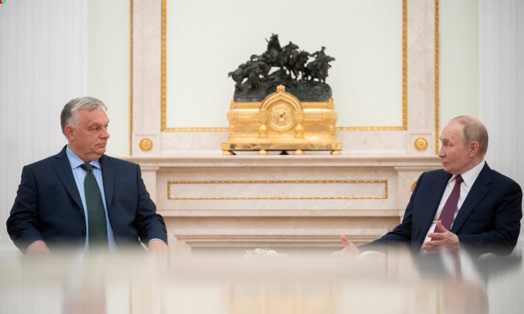 Kreml-Sprecher reagiert auf Viktor Orbáns Friedensbemühungen post's picture