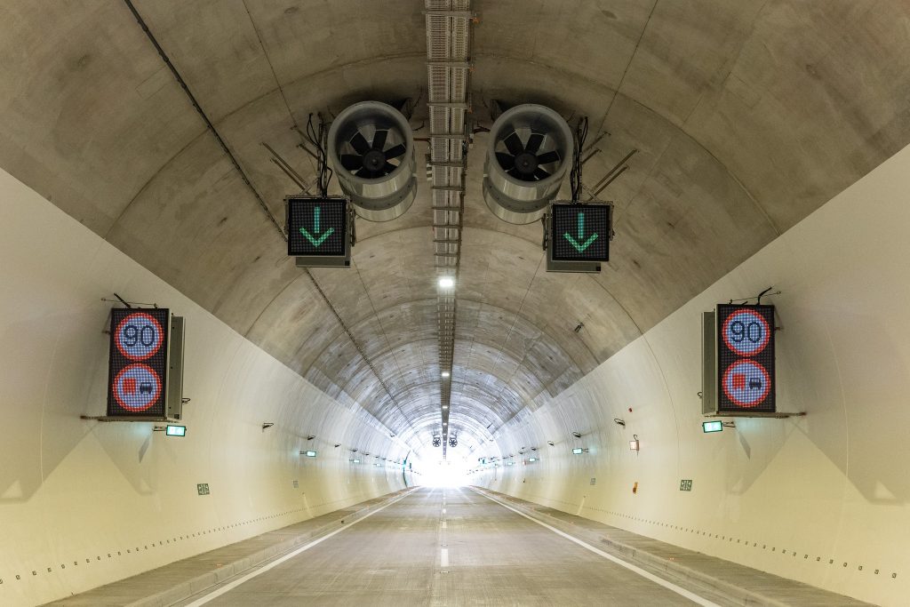 Tunnel der Schnellstraße M85 bei Sopron fertiggestellt post's picture