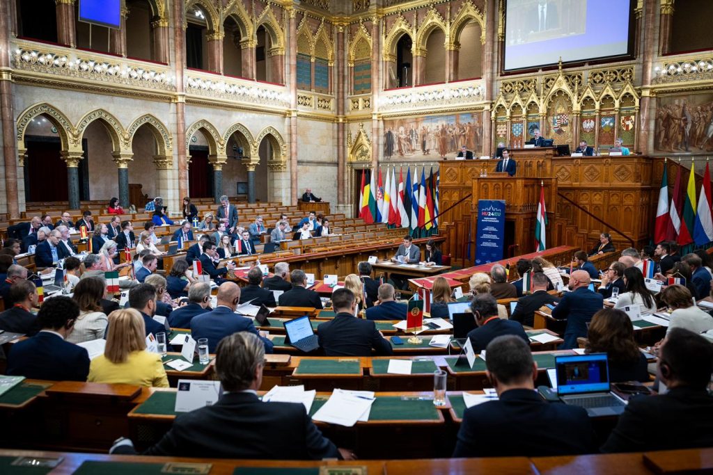 Mühsame Konsenssuche: Konferenz der Europaausschüsse tagt in Budapest post's picture