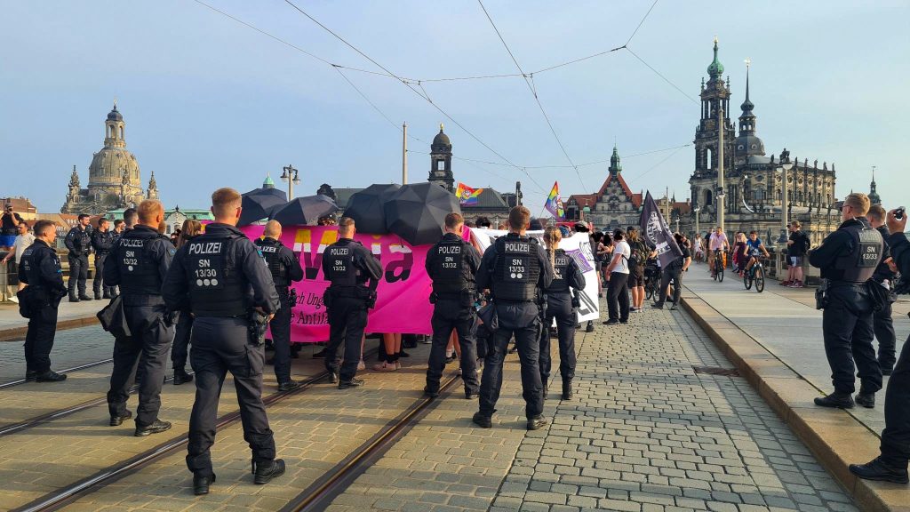 Deutsche Behörden liefern mutmaßlichen Antifa-Angreifer an Ungarn aus post's picture
