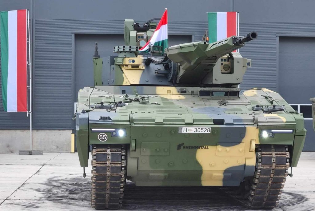 Rheinmetall stellt ersten (und zweiten) in Ungarn gefertigten Lynx-Schützenpanzer vor post's picture