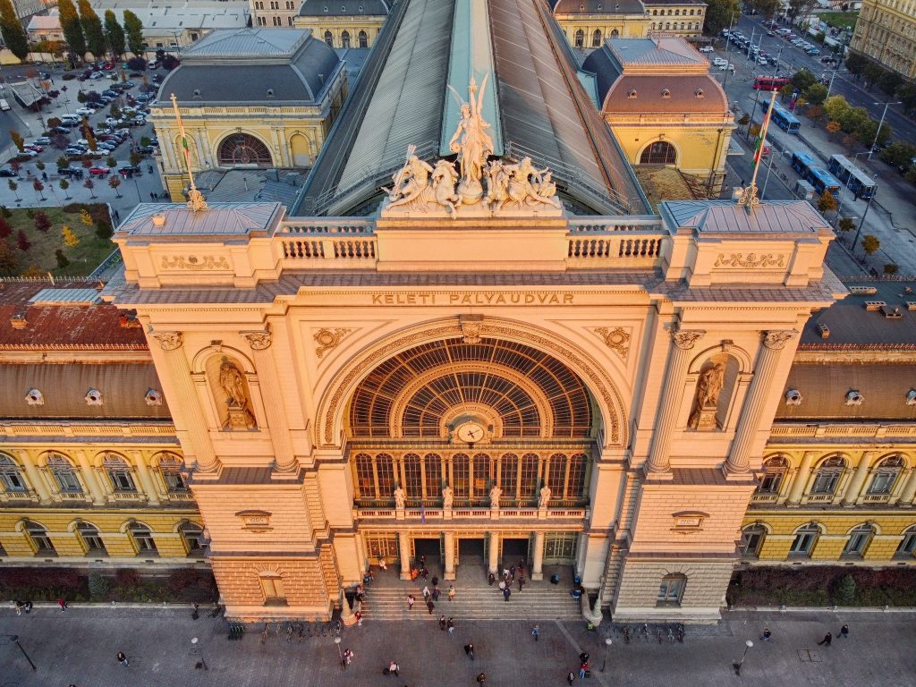 Bahnhof Keleti feiert 140 Jahre mit einer einzigartigen Kinonacht post's picture