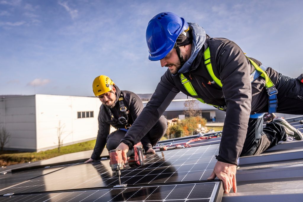 Durch Drosselung der Kraftwerke gehen Unmengen von Solarstrom verloren post's picture