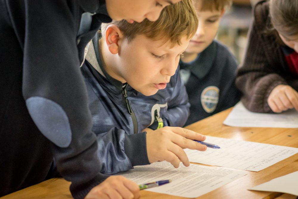 Ungarischsprachiger Nachmittagsunterricht spricht Kinder und Eltern in Rumänien an