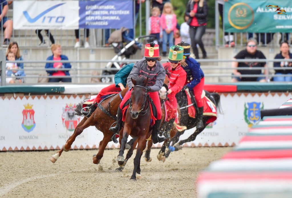 Pferdeliebhaber fiebern dem Nationalen Galopprennen entgegen post's picture