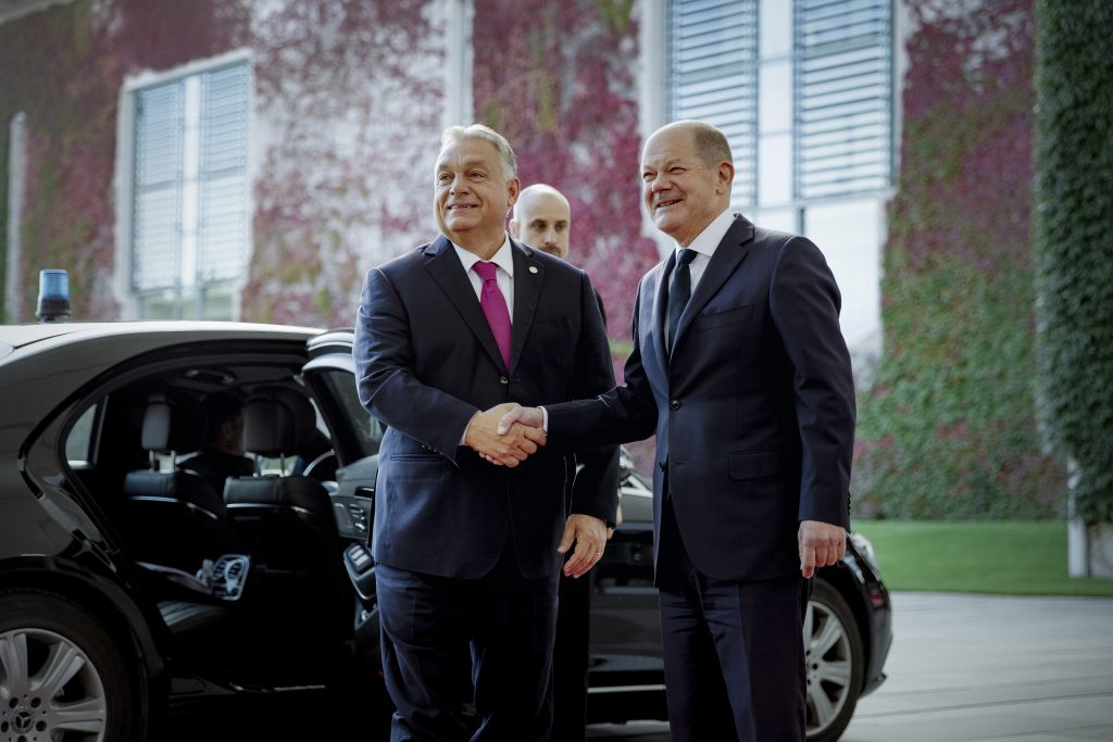 Viktor Orbán verhandelt mit Bundeskanzler Scholz und nimmt am Gipfeltreffen des Berliner Prozesses teil post's picture