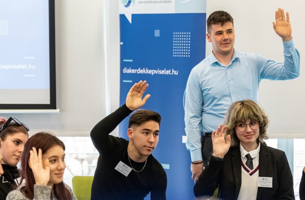 Diskriminierung ungarischer Studenten wird aus ideologischen Gründen aufrechterhalten post's picture