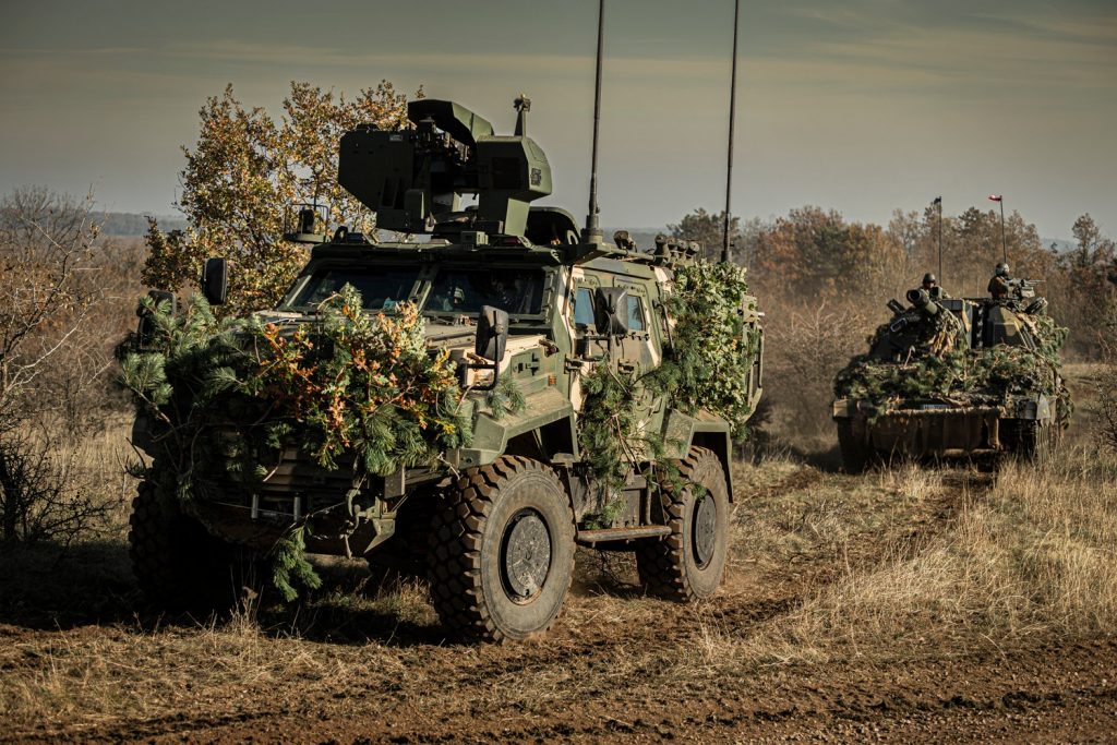 Gidrán und Panzerhaubitze 2000 zusammen im Einsatz post's picture