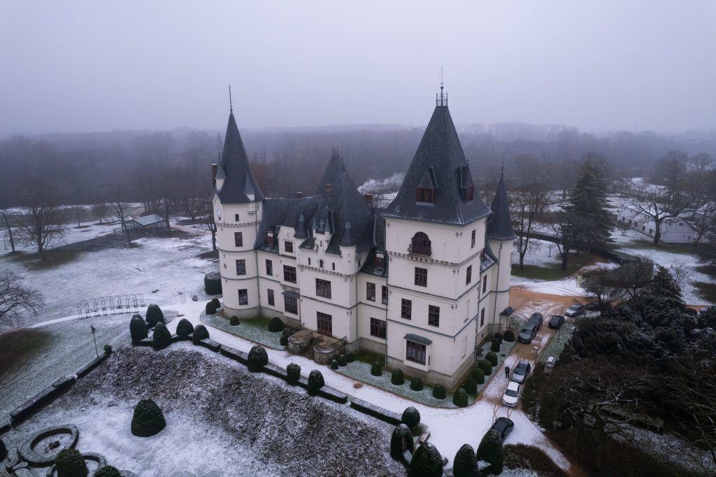 Ausstellung des Geldmuseums im Andrássy-Schloss in Tiszadob eröffnet post's picture