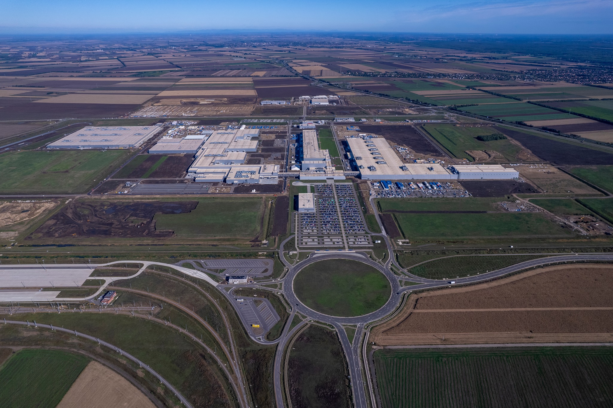 Bau des BMW-Werks in Debrecen in vollem Gange