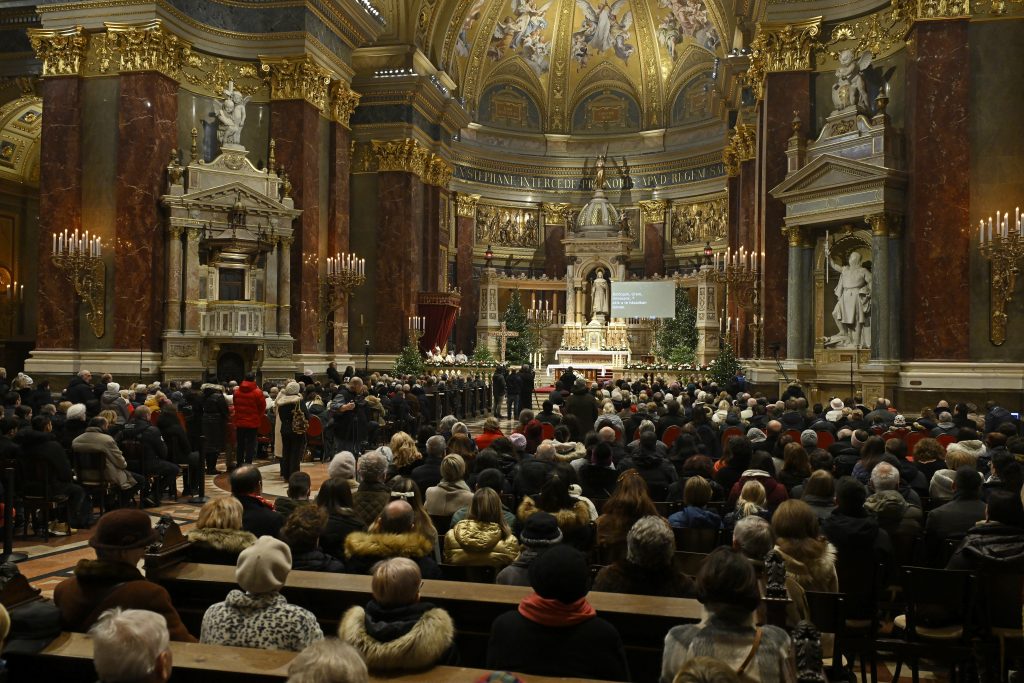 Hass breitet sich aus und die Angst wächst, die Zerstörung nicht aufhalten zu können, so Kardinal Erdő post's picture