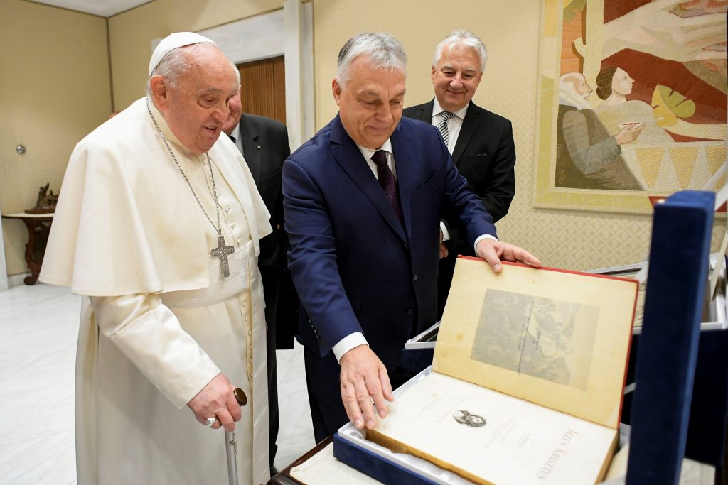 Papst Franziskus empfängt Viktor Orbán bei einer Audienz im Vatikan post's picture