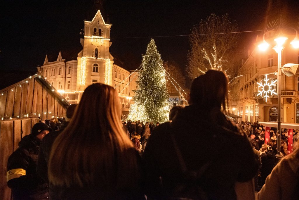 Lichterglanz und Tannenduft: Weihnachtszauber in Ungarns Städten post's picture