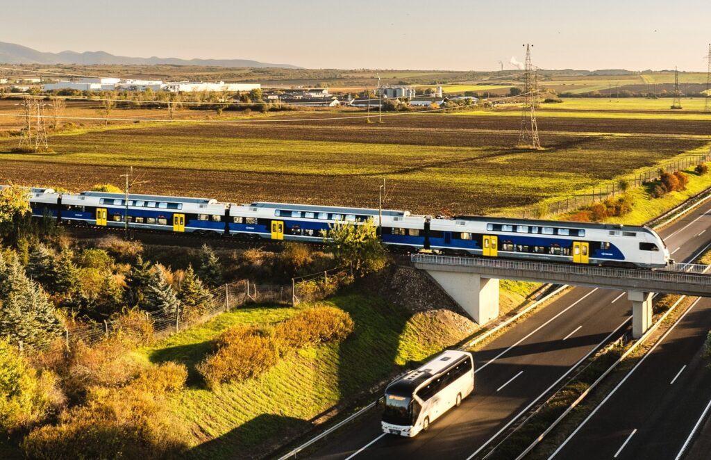 10 Ankündigungen, die die Qualität des öffentlichen Verkehrs im Jahr 2025 verbessern werden post's picture