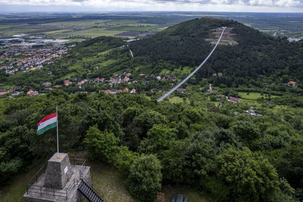 Brücke der nationalen Einheit sichert sich Weltrekord post's picture