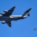 Boeing C-17 demonstriert beeindruckende Fähigkeiten bei Abwurfoperationen